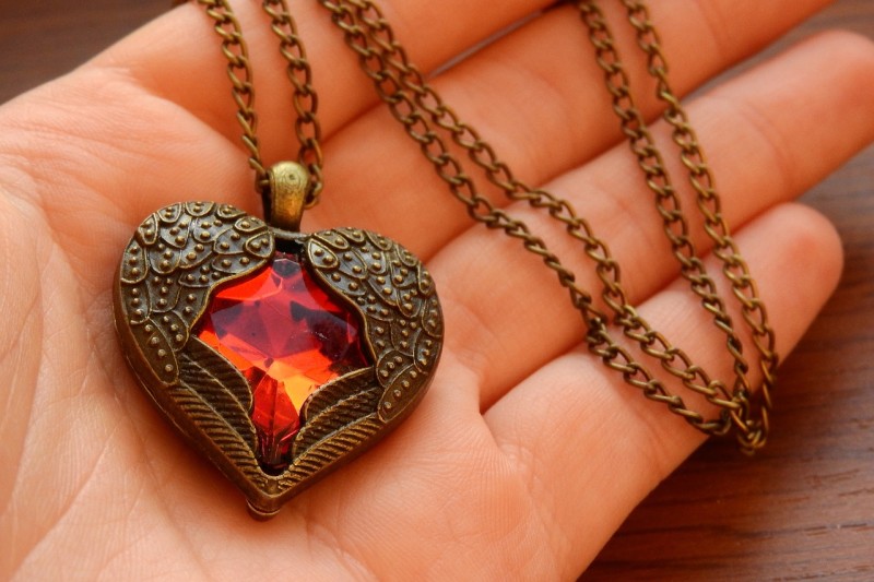 Buying a 444 Angel Number Necklace as a Symbol of Strength