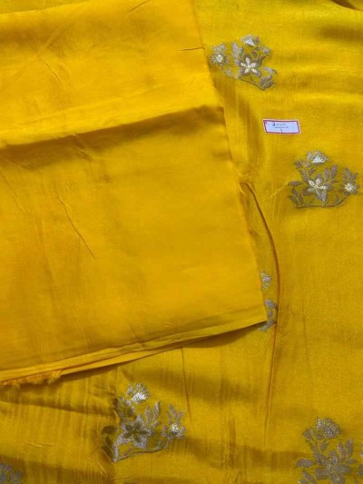 jorjat-polka-suit-4-63b1db05901d5.jpg