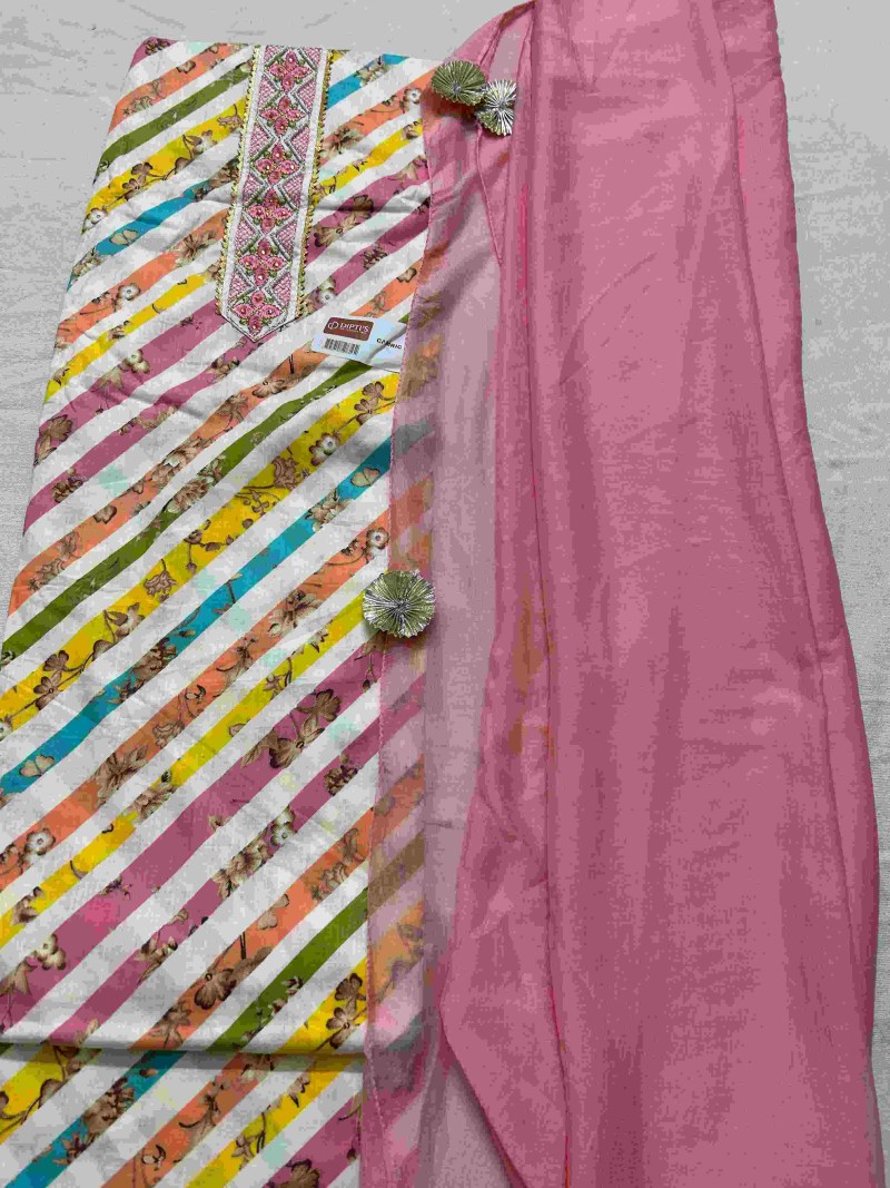 pink-suit-4-6429c5bcd839f.jpg